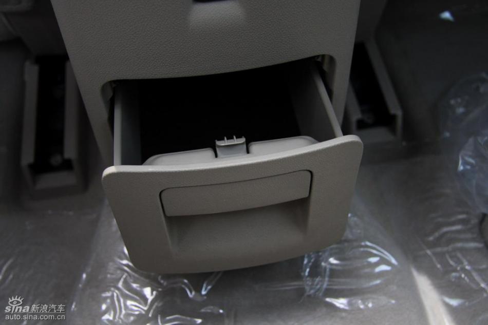 新浪试驾雷诺科雷傲内饰实拍图