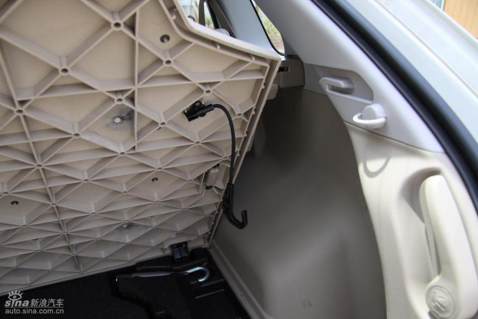 新浪试驾雷诺科雷傲内饰实拍图