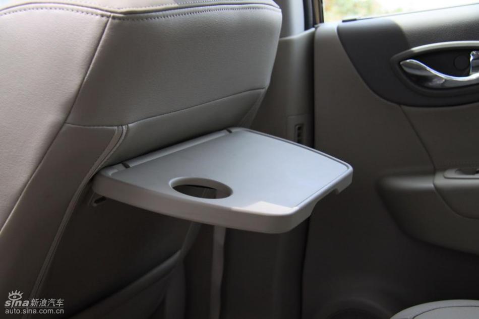新浪试驾雷诺科雷傲内饰实拍图