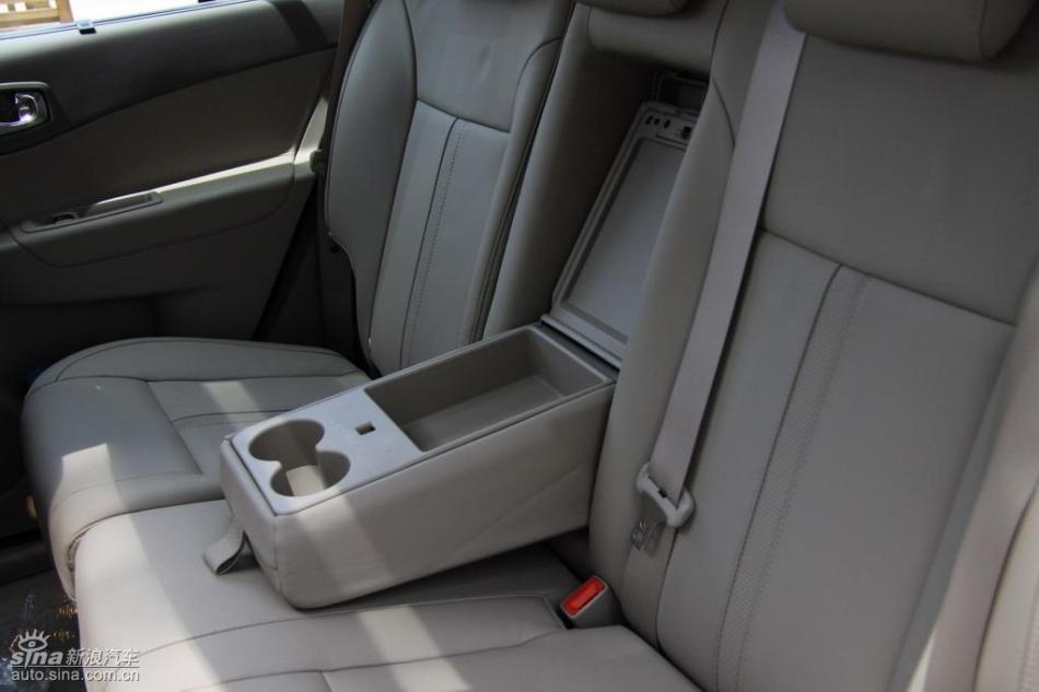 新浪试驾雷诺科雷傲内饰实拍图