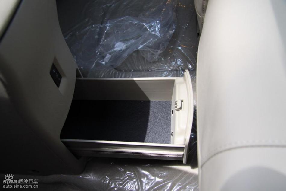 新浪试驾雷诺科雷傲内饰实拍图