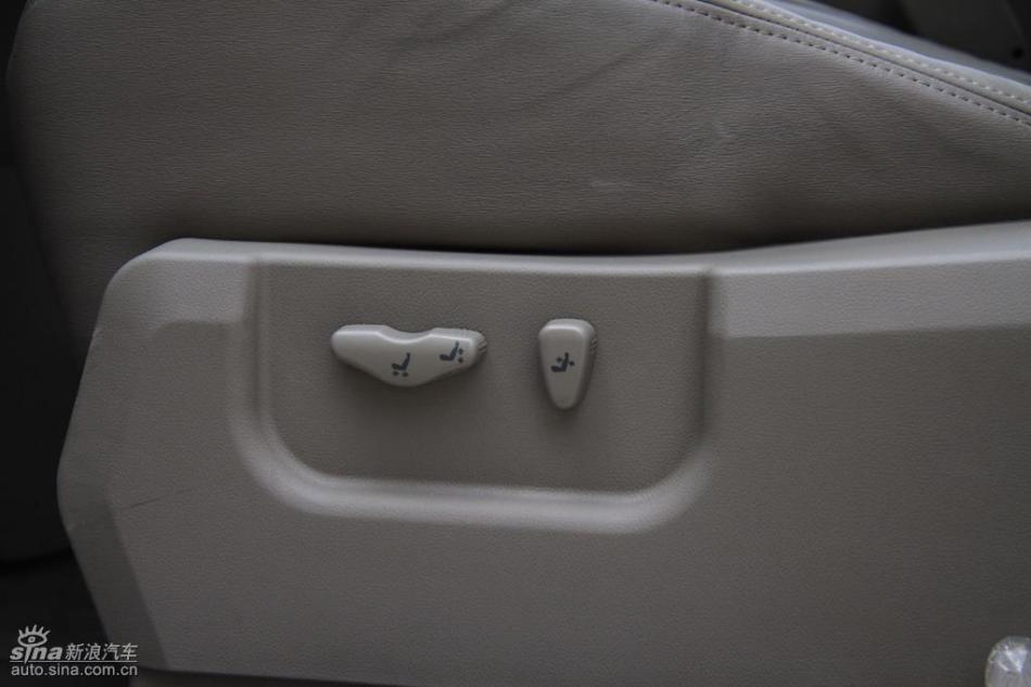 新浪试驾雷诺科雷傲内饰实拍图