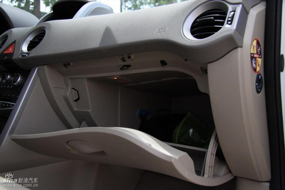 新浪试驾雷诺科雷傲内饰实拍图