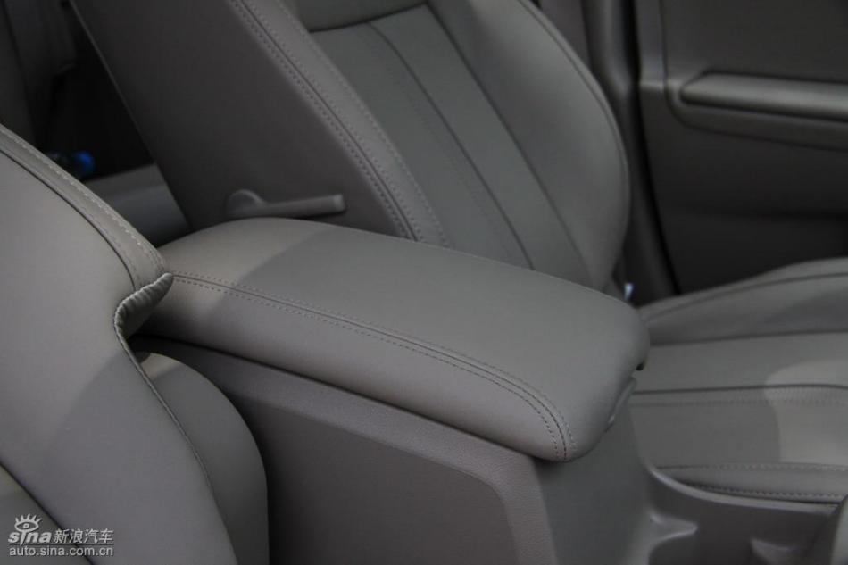 新浪试驾雷诺科雷傲内饰实拍图