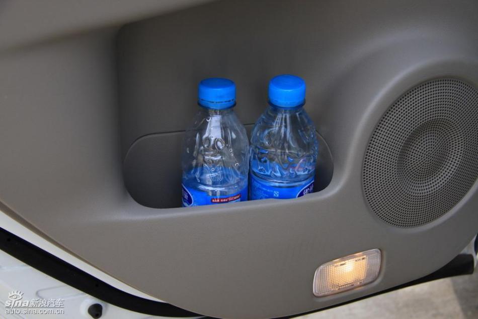 新浪试驾雷诺科雷傲内饰实拍图