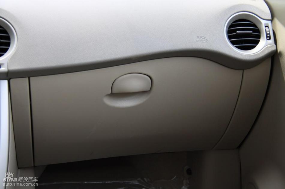 新浪试驾雷诺科雷傲内饰实拍图