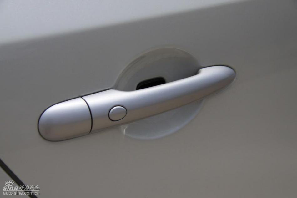 新浪试驾雷诺科雷傲内饰实拍图