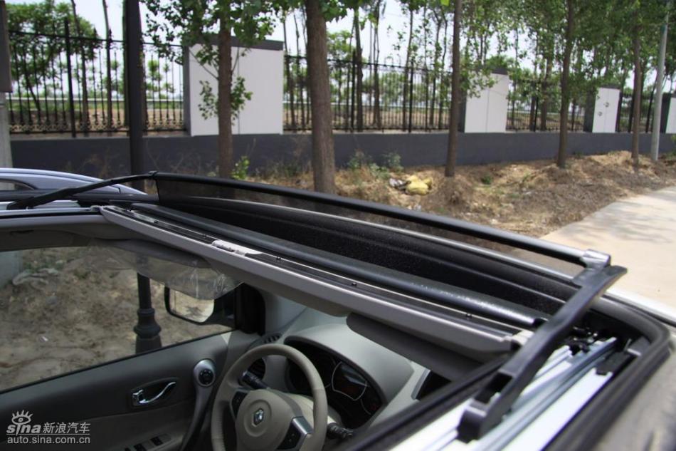 新浪试驾雷诺科雷傲内饰实拍图