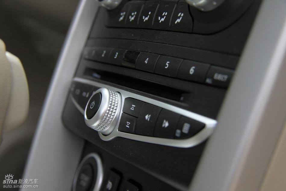 新浪试驾雷诺科雷傲内饰实拍图