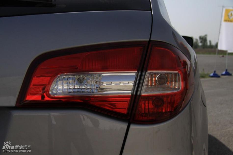 新浪试驾雷诺科雷傲外观实拍图