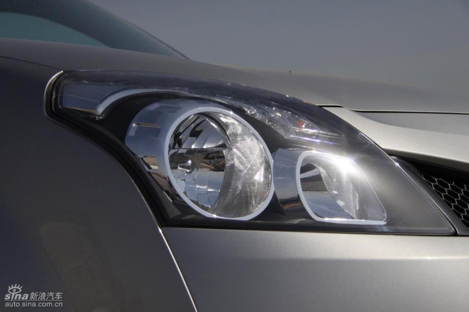 新浪试驾雷诺科雷傲外观实拍图