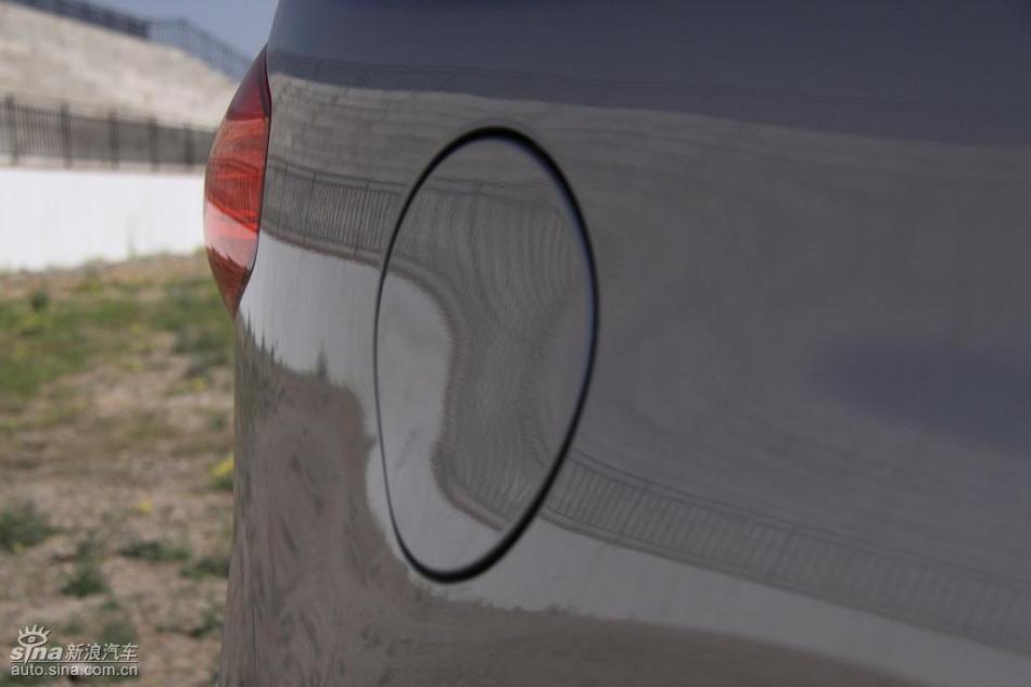 新浪试驾雷诺科雷傲外观实拍图