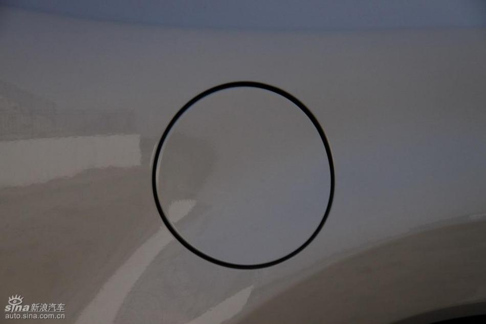 新浪试驾雷诺科雷傲外观实拍图