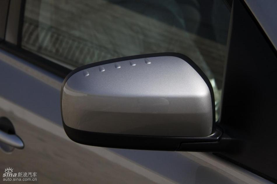 新浪试驾雷诺科雷傲外观实拍图