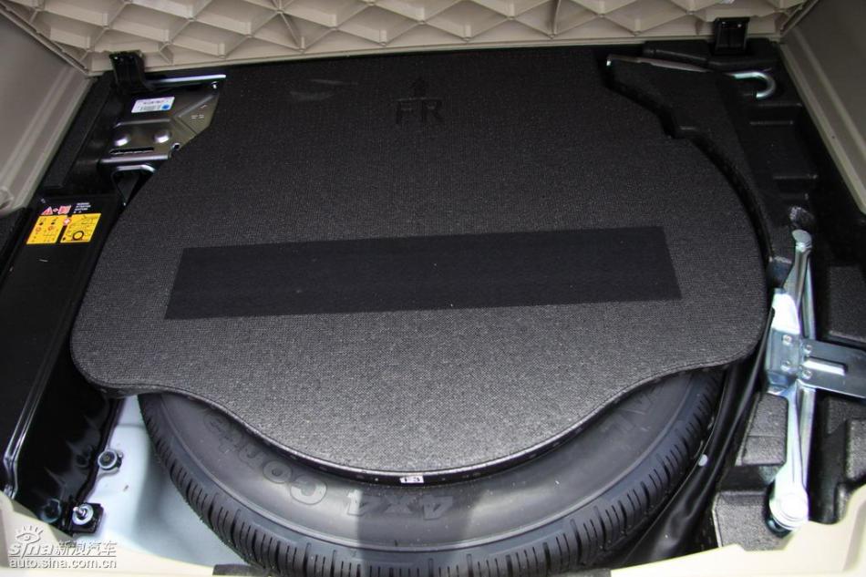 新浪试驾雷诺科雷傲内饰实拍图