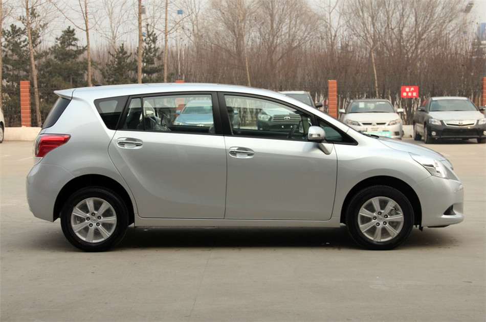 2012款逸致1.8L CVT舒适多功能版