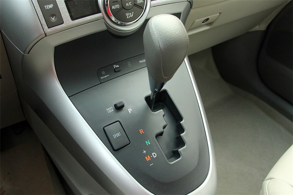 2012款逸致1.8L CVT舒适多功能版