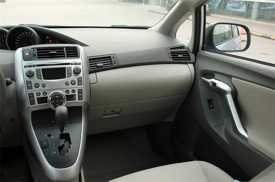 2012款逸致1.8L CVT舒适多功能版