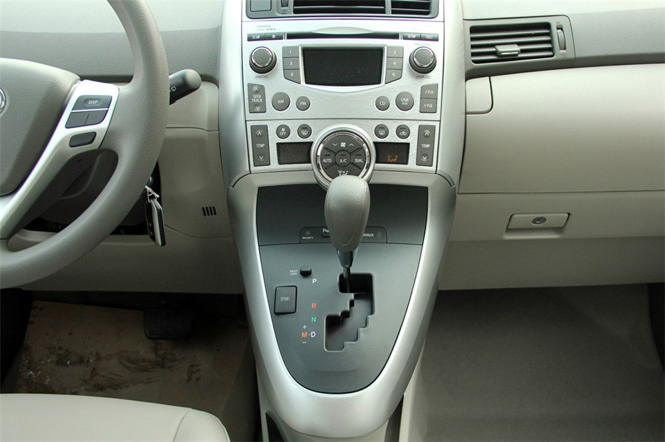 2012款逸致1.8L CVT舒适多功能版