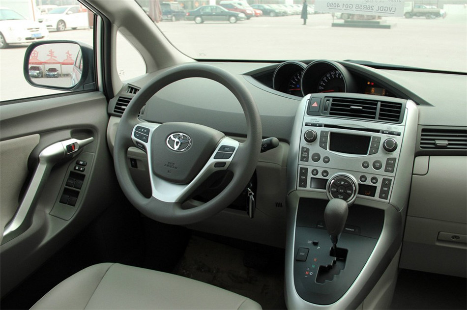 2012款逸致1.8L CVT舒适多功能版