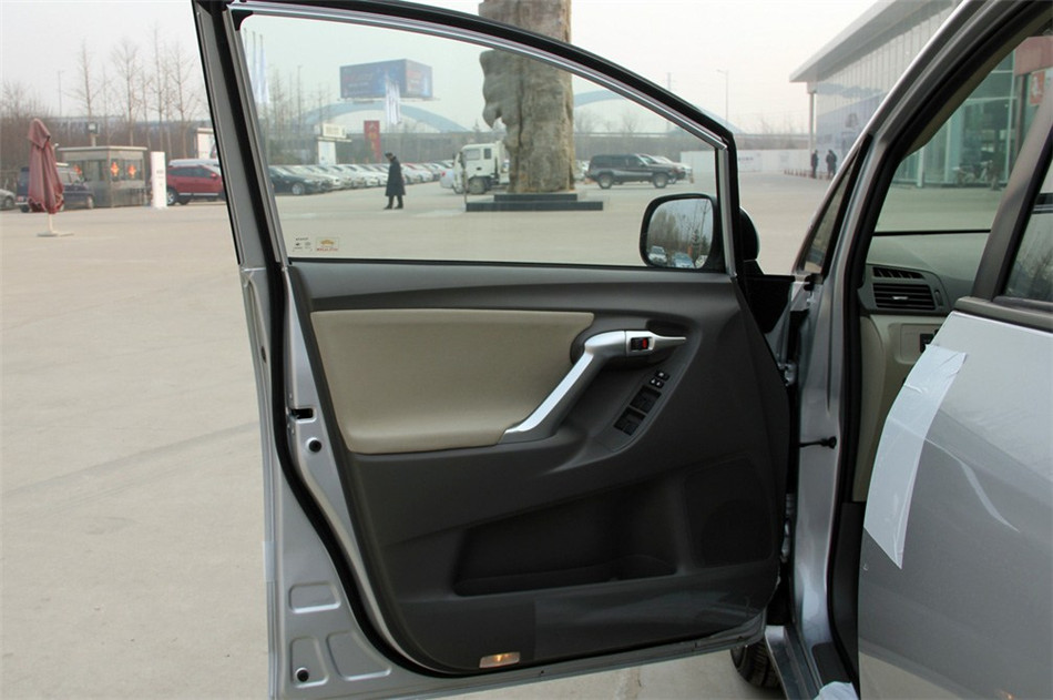 2012款逸致1.8L CVT舒适多功能版