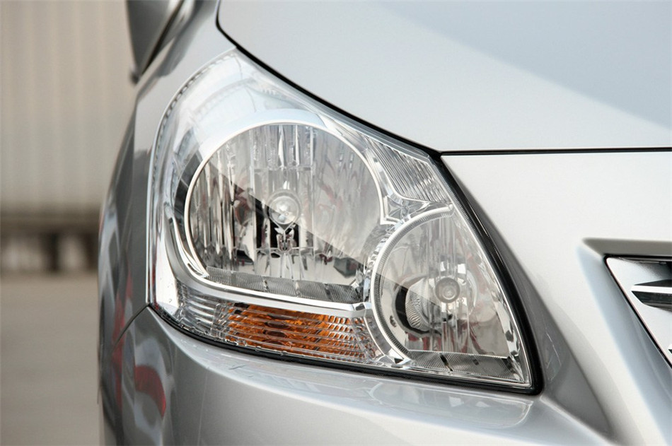 2012款逸致1.8L CVT舒适多功能版