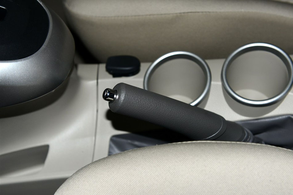 2015款 180E CVT跨界版 内饰