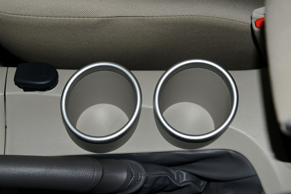 2015款 180E CVT跨界版 内饰