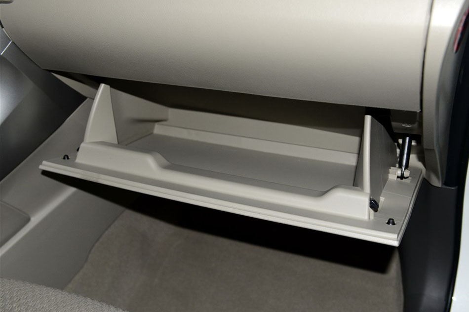 2015款 180E CVT跨界版 内饰