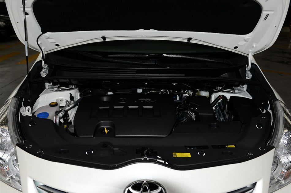 2015款 180E CVT跨界版 引擎底盘