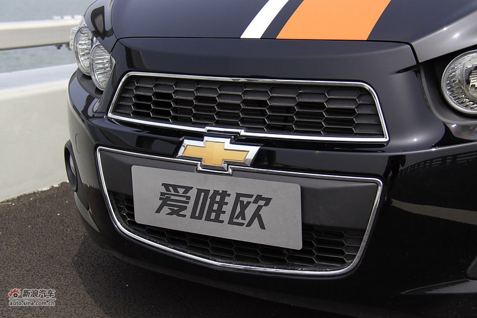 爱唯欧三厢外观细节