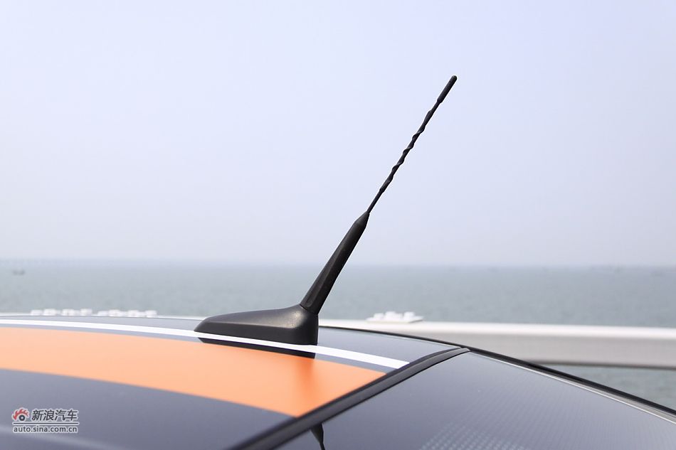 爱唯欧三厢外观细节