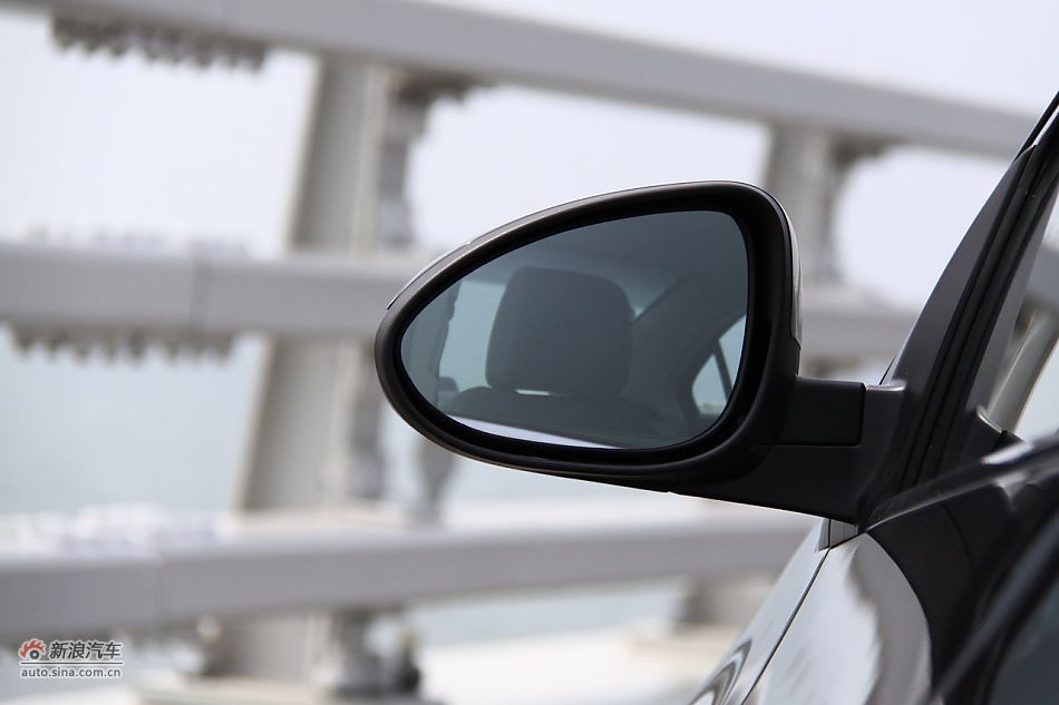 爱唯欧三厢外观细节