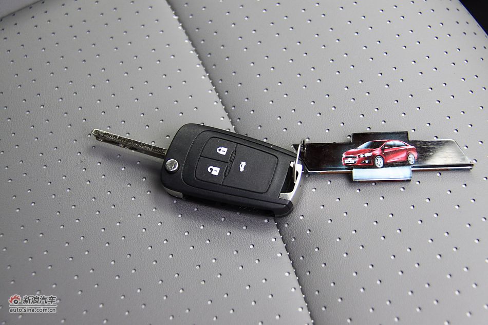 爱唯欧三厢其他细节