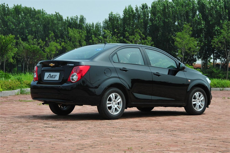 爱唯欧 三厢 2011款 1.4L MT SE 外观