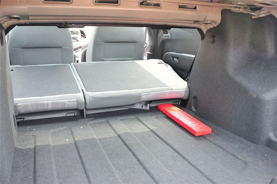 爱唯欧 三厢 2011款 1.4L MT SE 