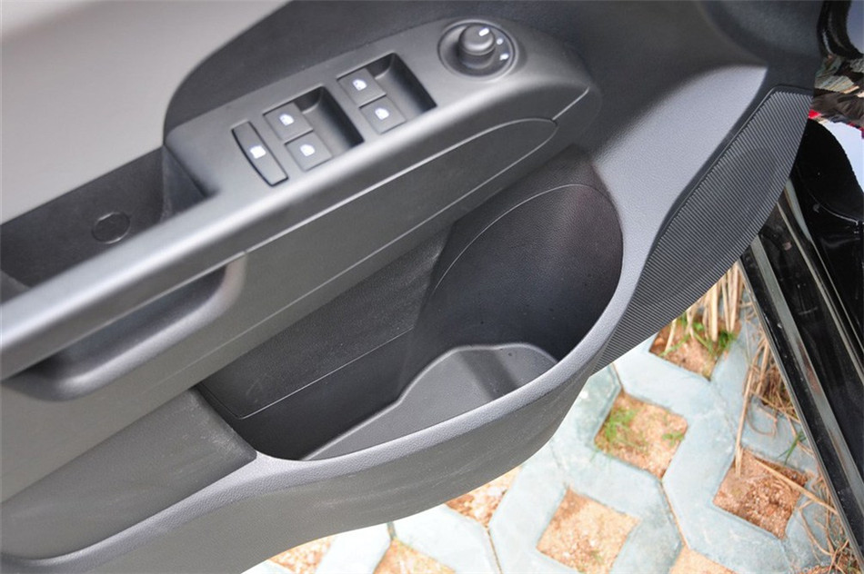 爱唯欧 三厢 2011款 1.4L MT SE 