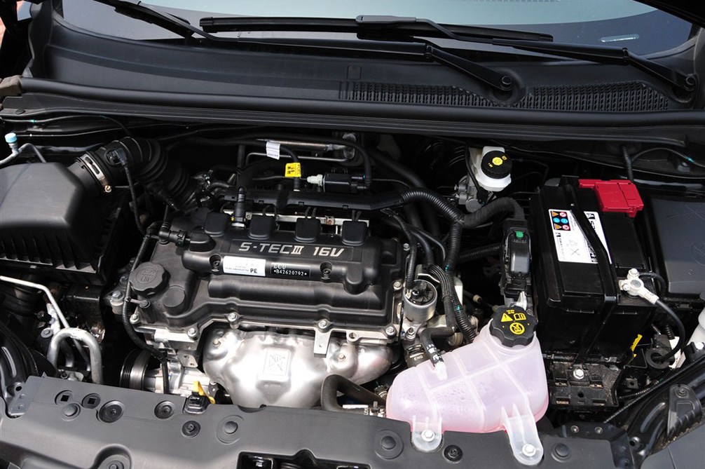 爱唯欧 三厢 2011款 1.4L MT SE 