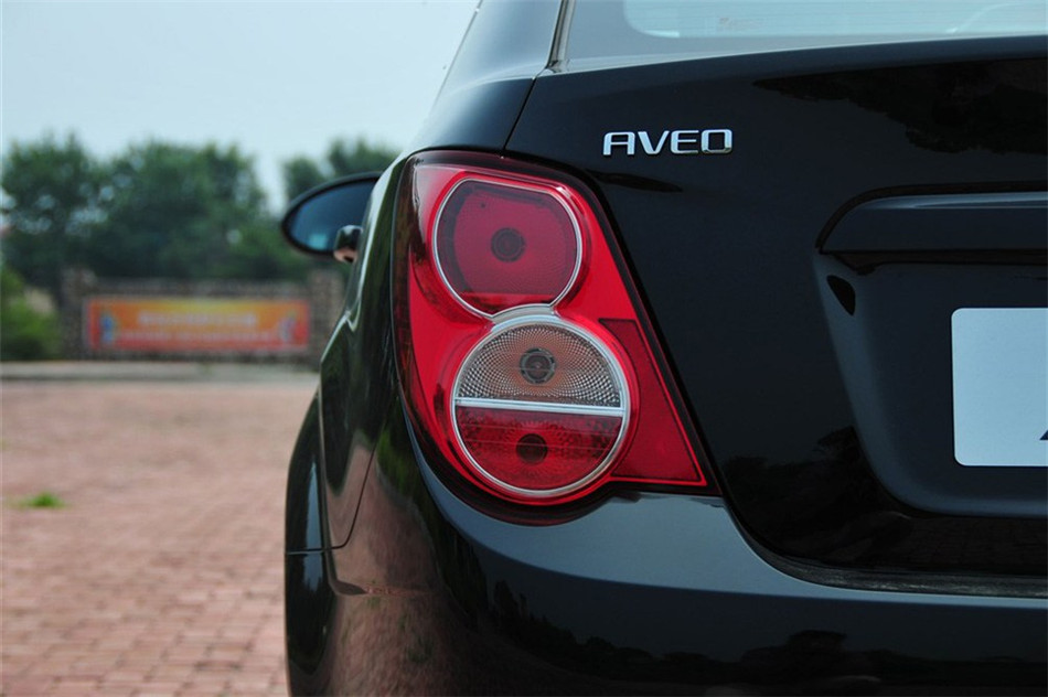 爱唯欧 三厢 2011款 1.4L MT SE