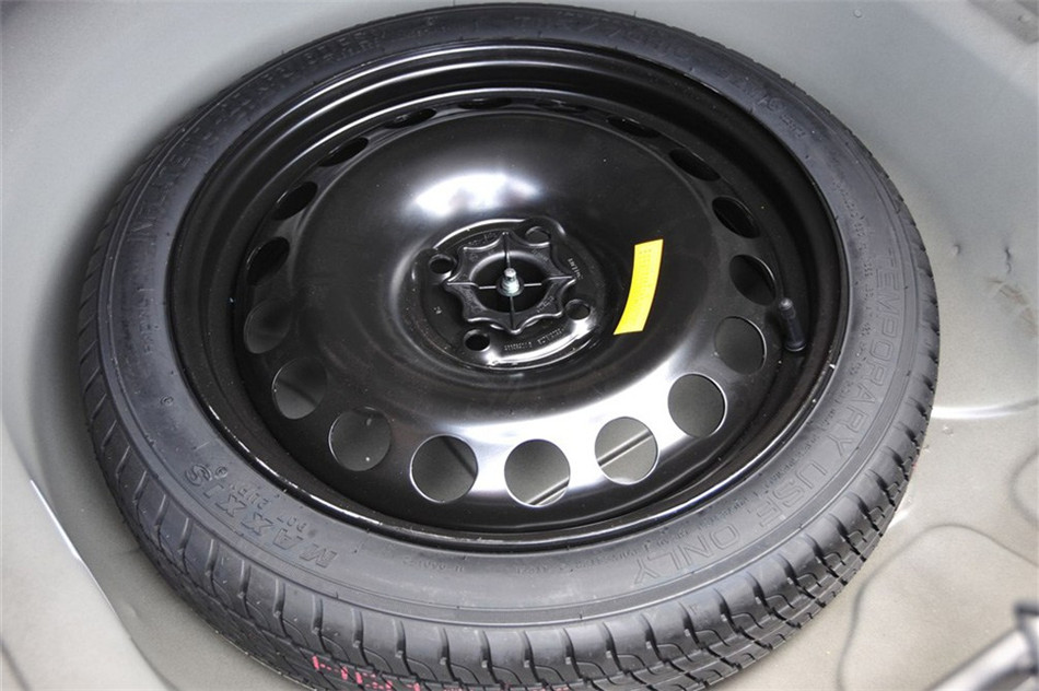 爱唯欧 三厢 2011款 1.4L MT SE