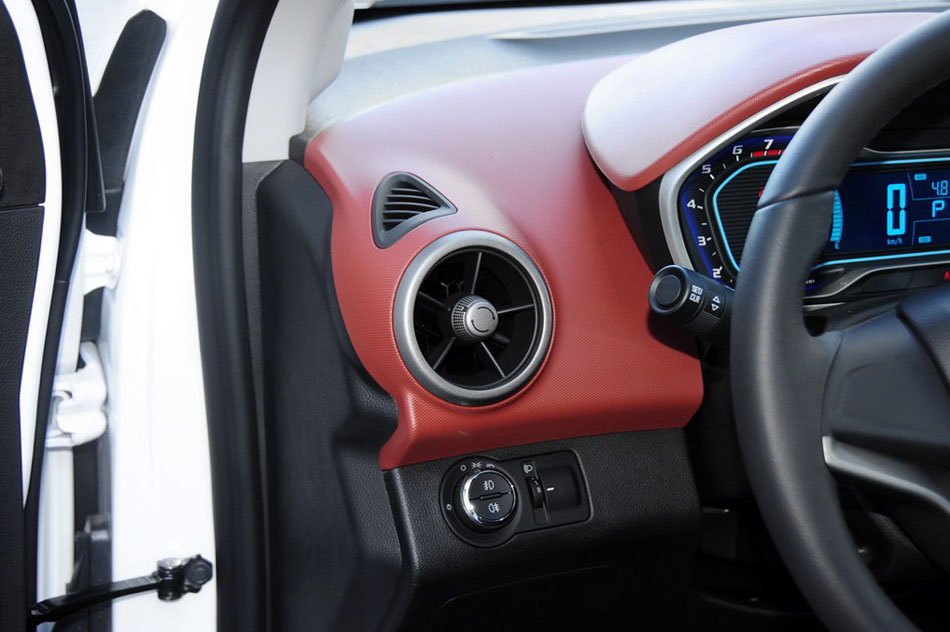 2014款 两厢 1.6SX AT 风尚版 内饰