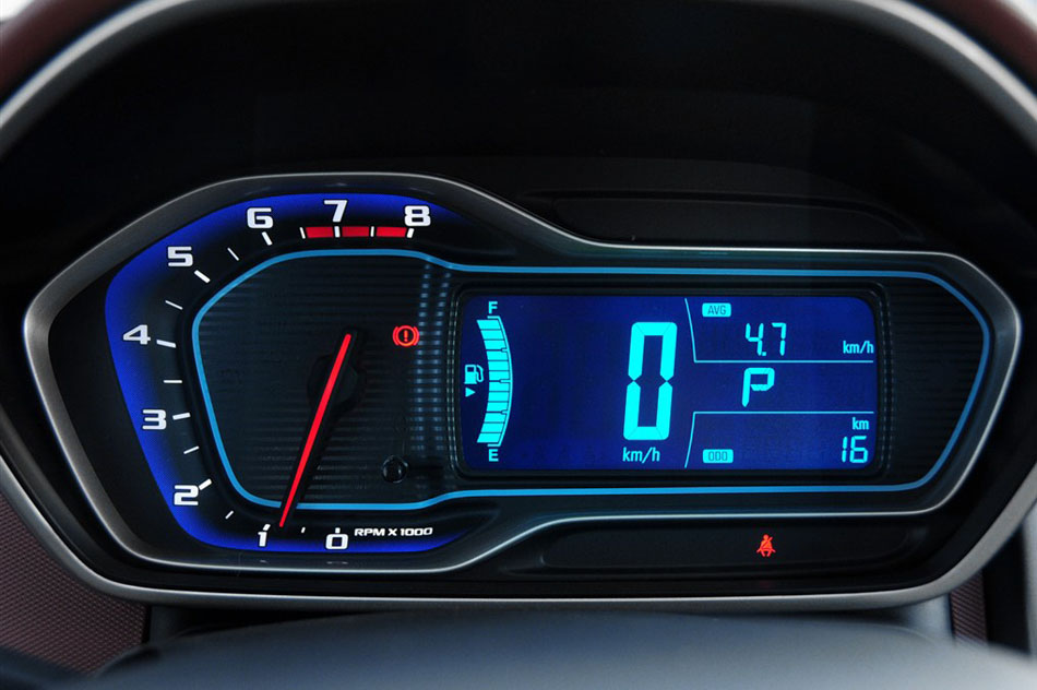 2014款 两厢 1.6SX AT 风尚版 内饰