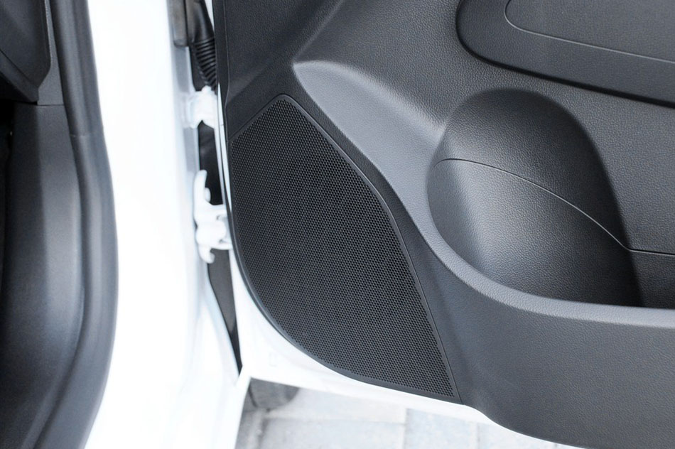 2014款 两厢 1.6SX AT 风尚版 座椅空间