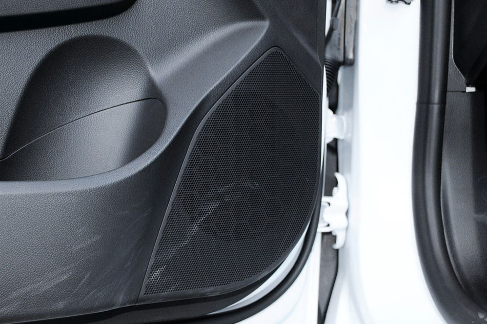 2014款 两厢 1.6SX AT 风尚版 座椅空间