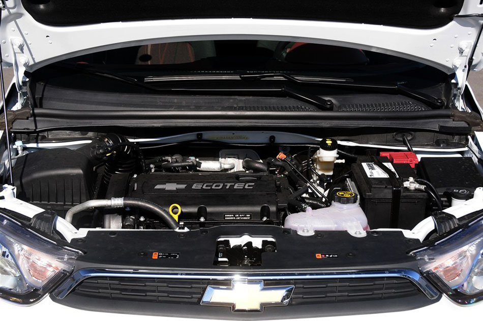 2014款 两厢 1.6SX AT 风尚版 引擎底盘