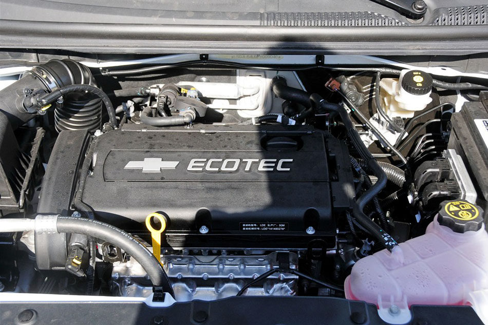 2014款 两厢 1.6SX AT 风尚版 引擎底盘