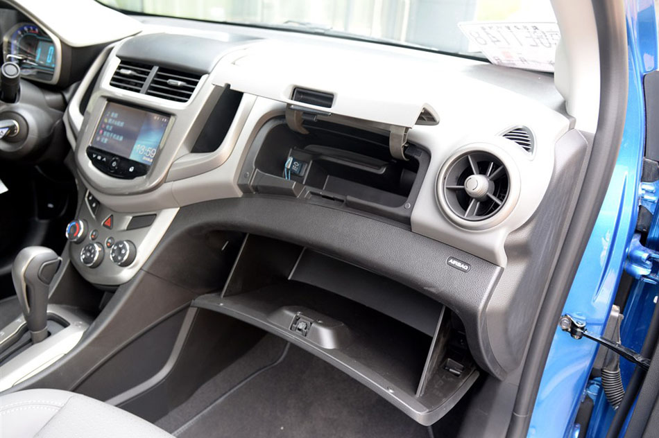 2014款 三厢 1.6SX AT 风尚版 内饰