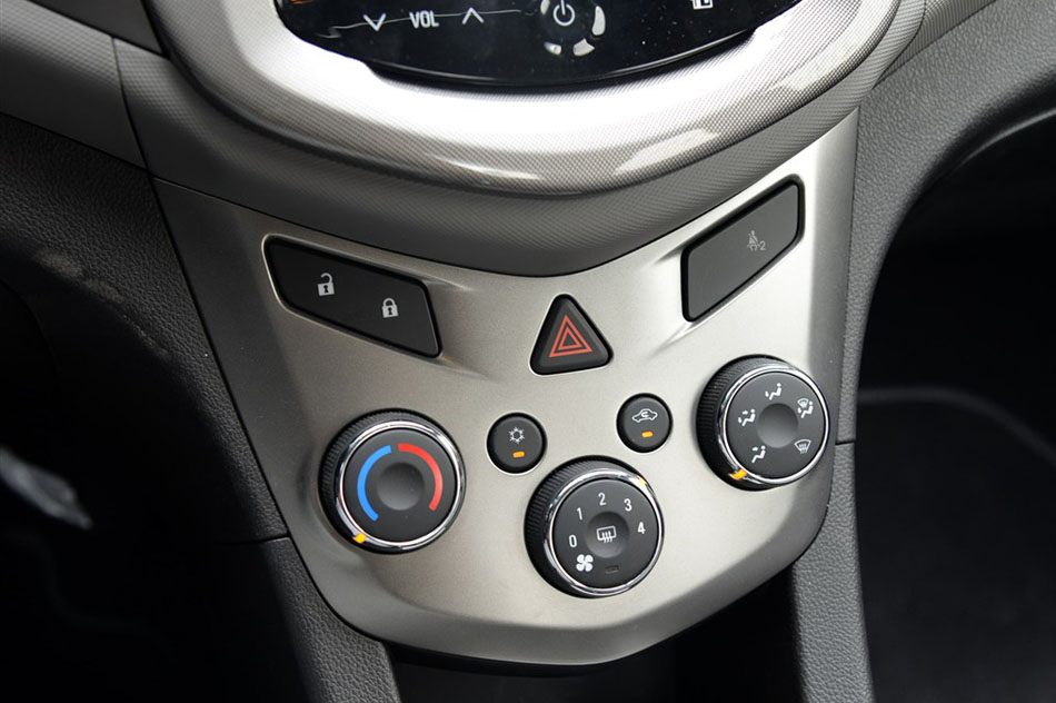 2014款 三厢 1.6SX AT 风尚版 内饰