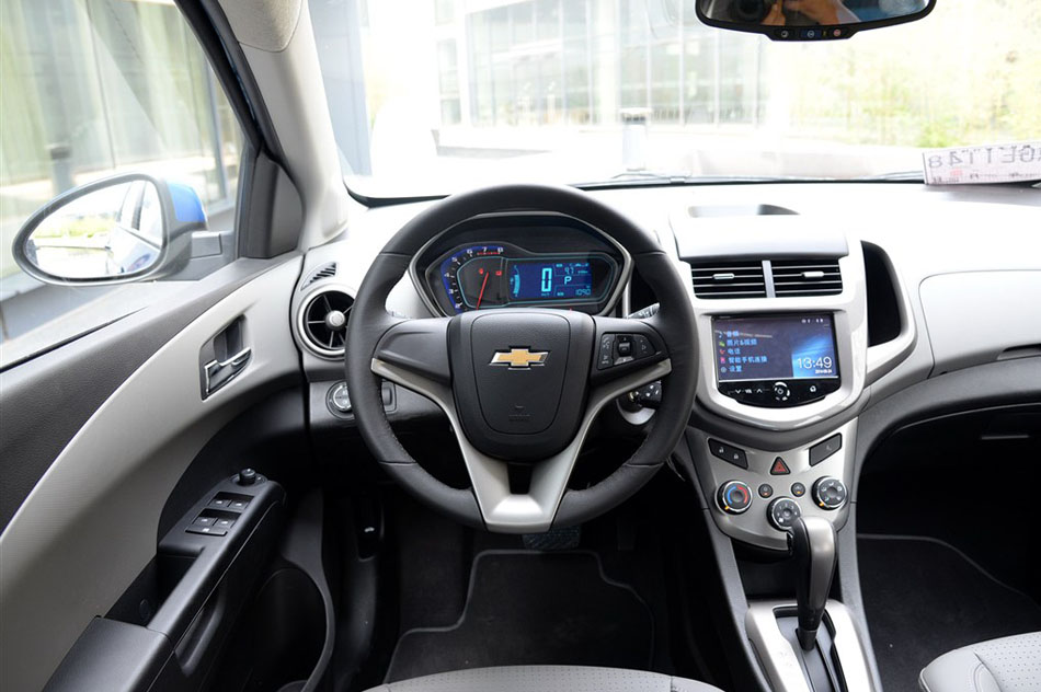 2014款 三厢 1.6SX AT 风尚版 内饰