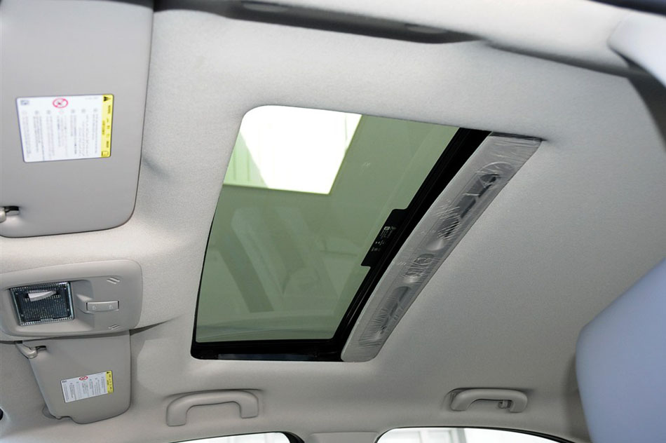 2014款 三厢 1.6SX AT 风尚版 座椅空间